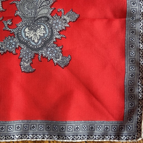 La Dear vintage Silk scarf - Picture 2 of 5